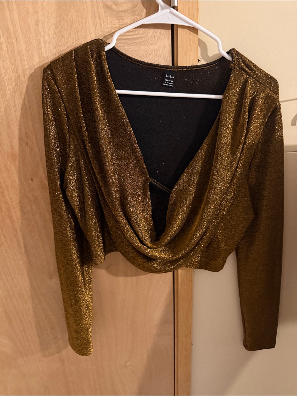 SHEIN Metallic Gold Draped Long Sleeve Crop Top